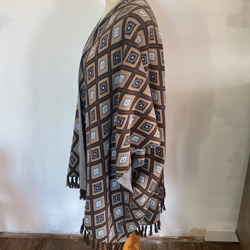 Chico’s boho geometric pattern shrug poncho open front cardigan sweater tassels